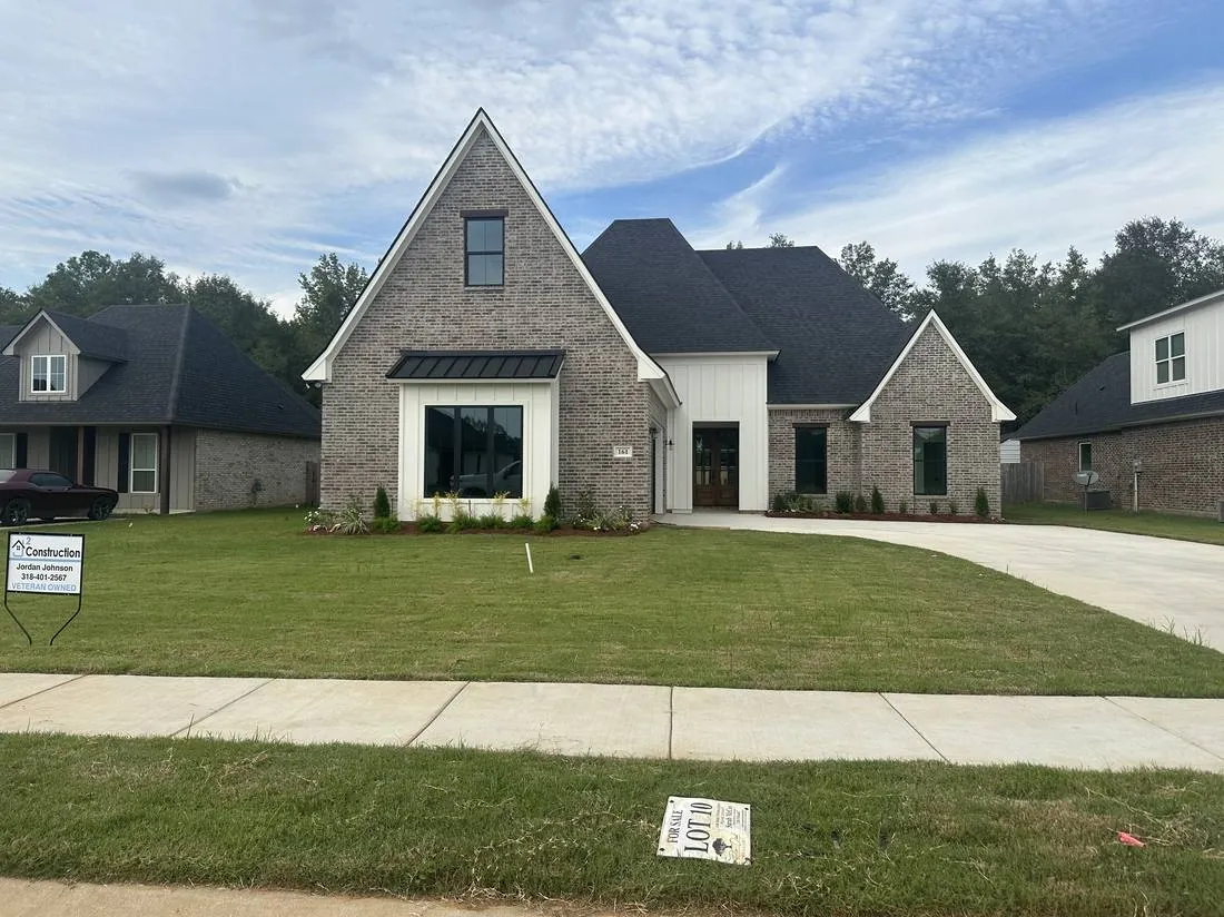 Custom new construction home built by J2 Construction